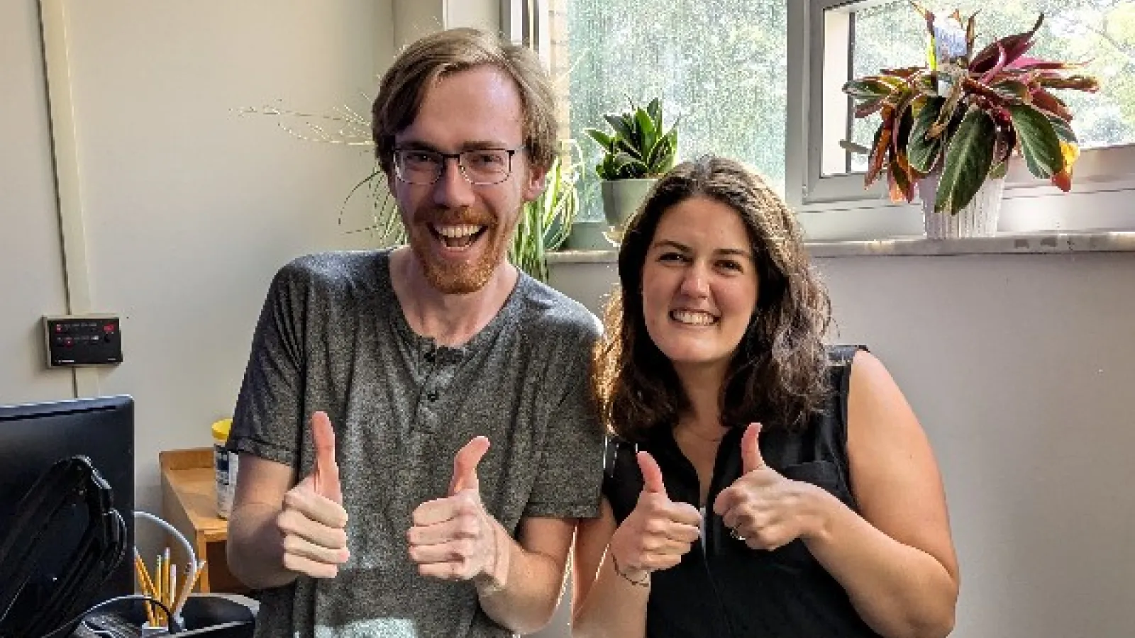 Joe Gentine & Rachael Finigan giving two thumbs up