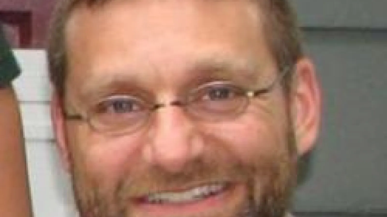 Headshot of Stu Ludsin