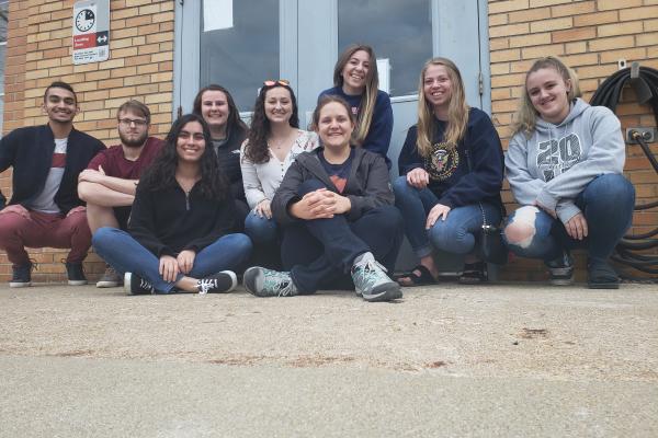 Graduate Student Lyndsie Collis meets with the undergraduate marine biology club