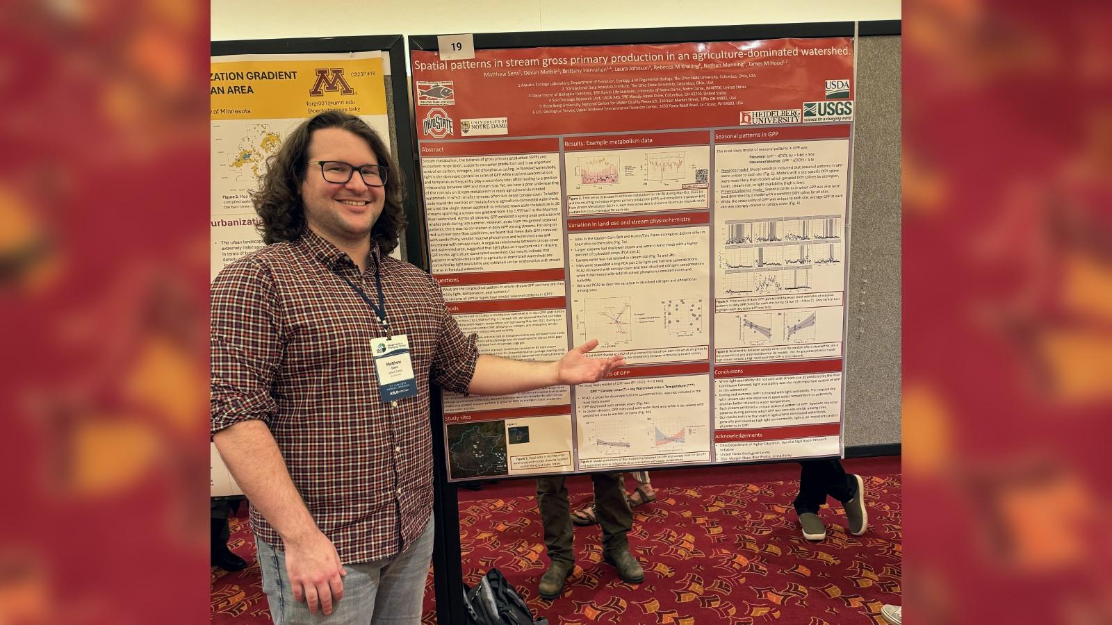 Matthew Sens presenting his poster at ASLO 2024
